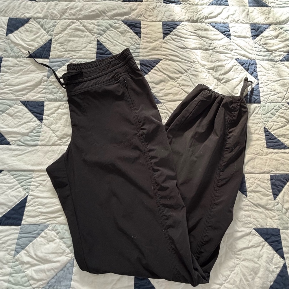 Athleta Black Elastic Waist ruched leg Drawstring Cuff Pant Women’s 12T